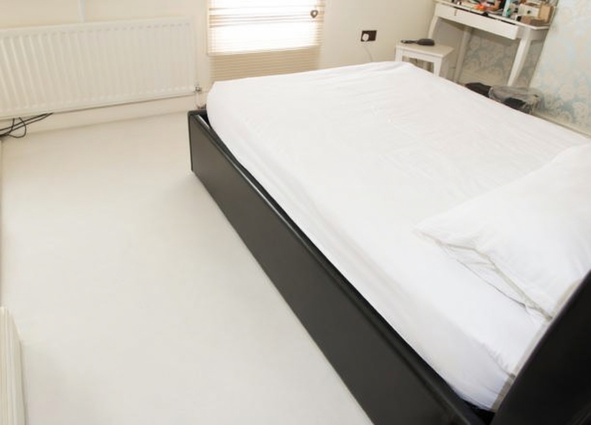 Room cleaning before and after